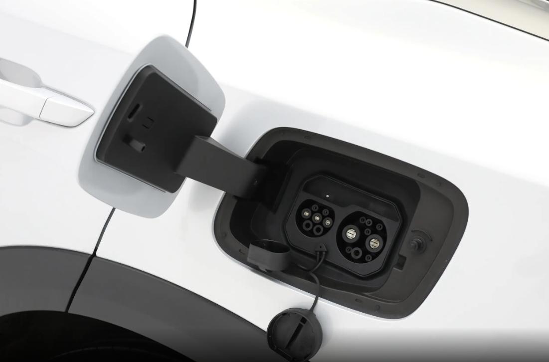 試駕五菱星光S EV,軸距2米8配靈眸智駕,10萬級家用SUV出行新選擇