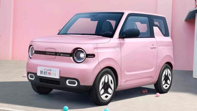 5萬(wàn)級(jí)微型電動(dòng)車(chē)市場(chǎng)再添新軍 吉利熊貓Mini升級(jí)版續(xù)航突破200公里