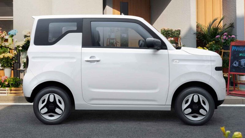 5萬(wàn)級(jí)微型電動(dòng)車(chē)市場(chǎng)再添新軍 吉利熊貓Mini升級(jí)版續(xù)航突破200公里