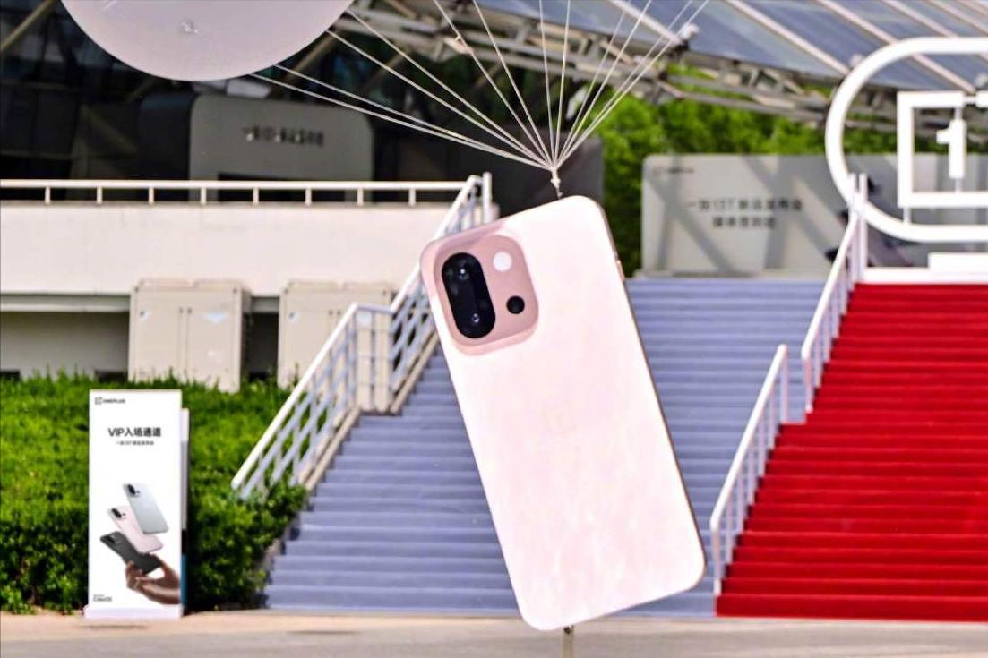 800元差價(jià)!一加13T對(duì)比OPPO Find X8s,誰(shuí)更值得入手?