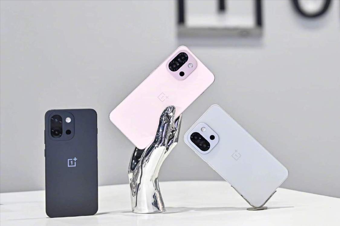 800元差價(jià)!一加13T對(duì)比OPPO Find X8s,誰(shuí)更值得入手?