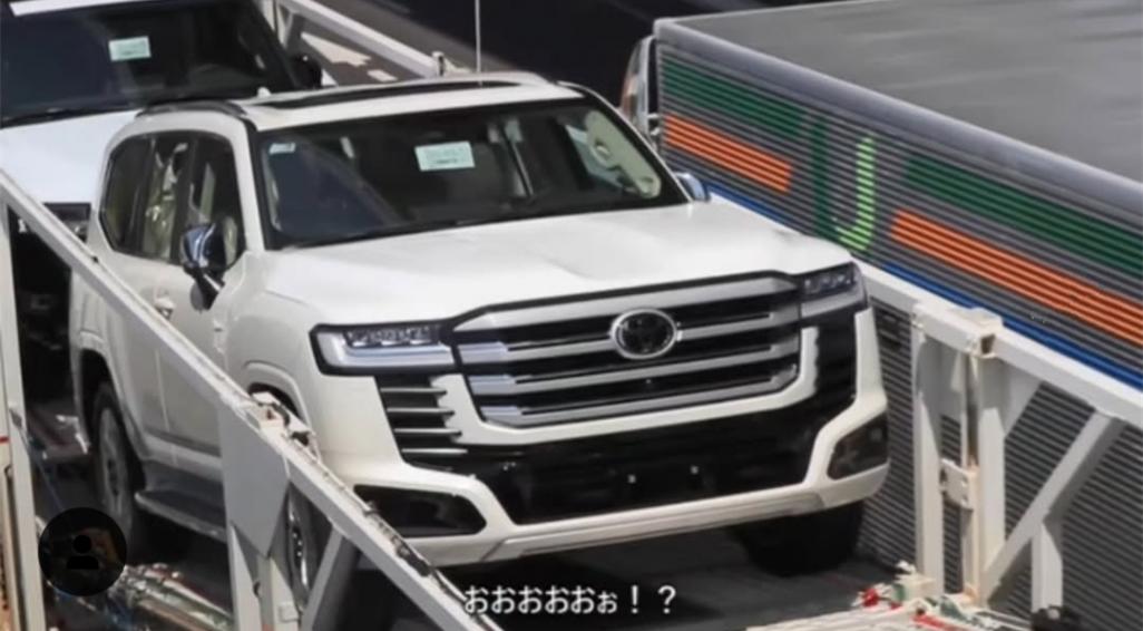 新款豐田蘭德酷路澤無偽實車曝光,前臉細節調整