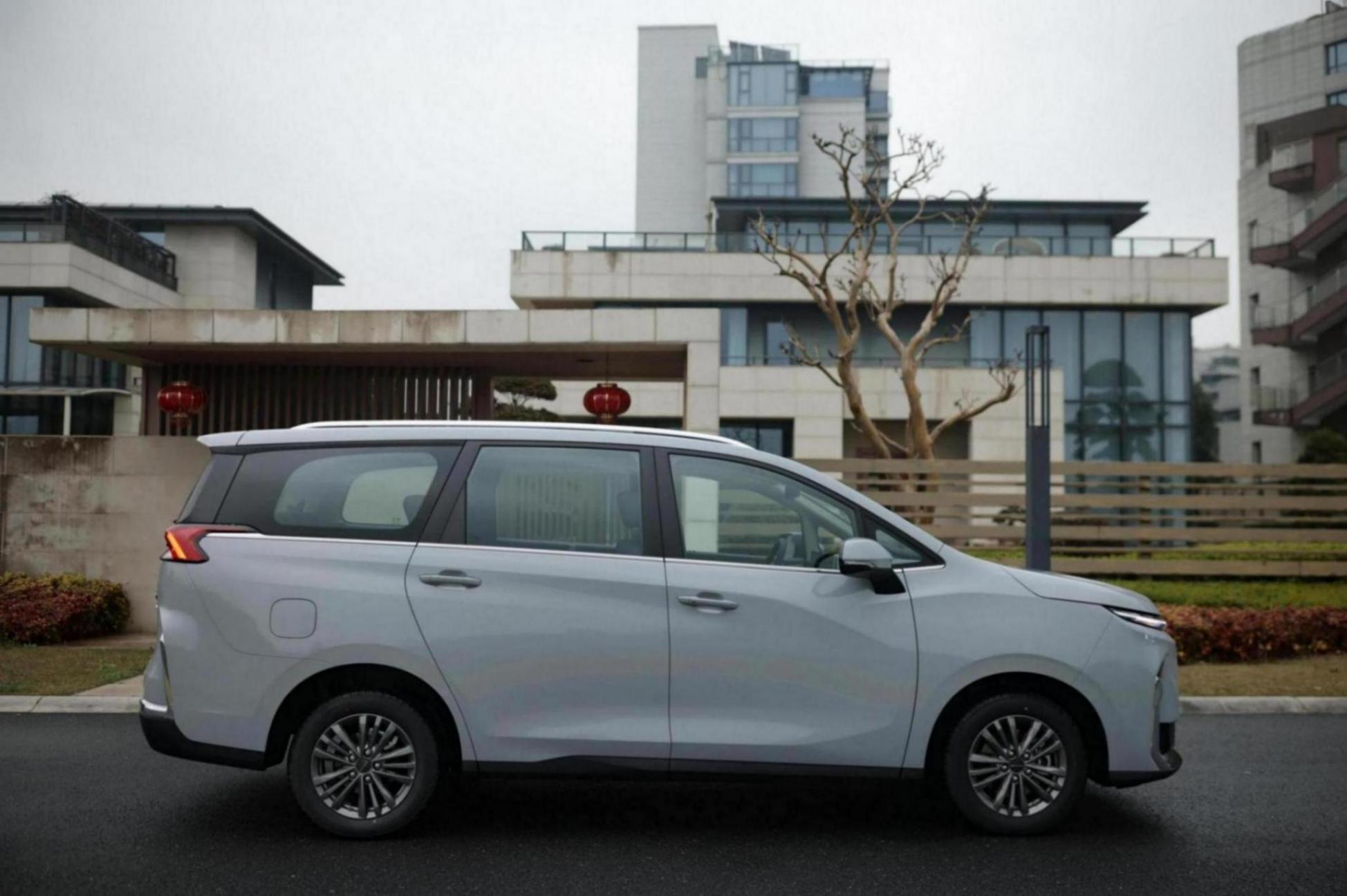 10-15萬級家用MPV之爭:G50混動彎道超車,傳祺M6霸主地位告急?